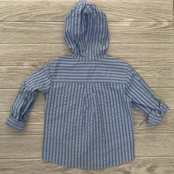 Tommy Bahama Kids Button Down and Hoddie Casual Shirt - Picture 3 of 10